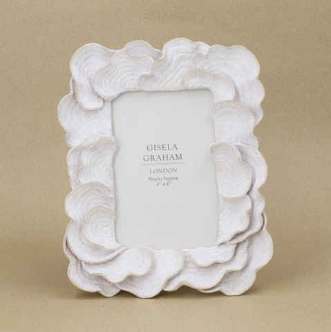 Antique White Oyster Resin Picture Frame (4 x 6")